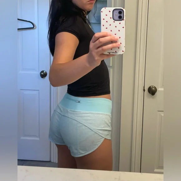 Lulemon Speed Up shorts - Picture 3 of 3